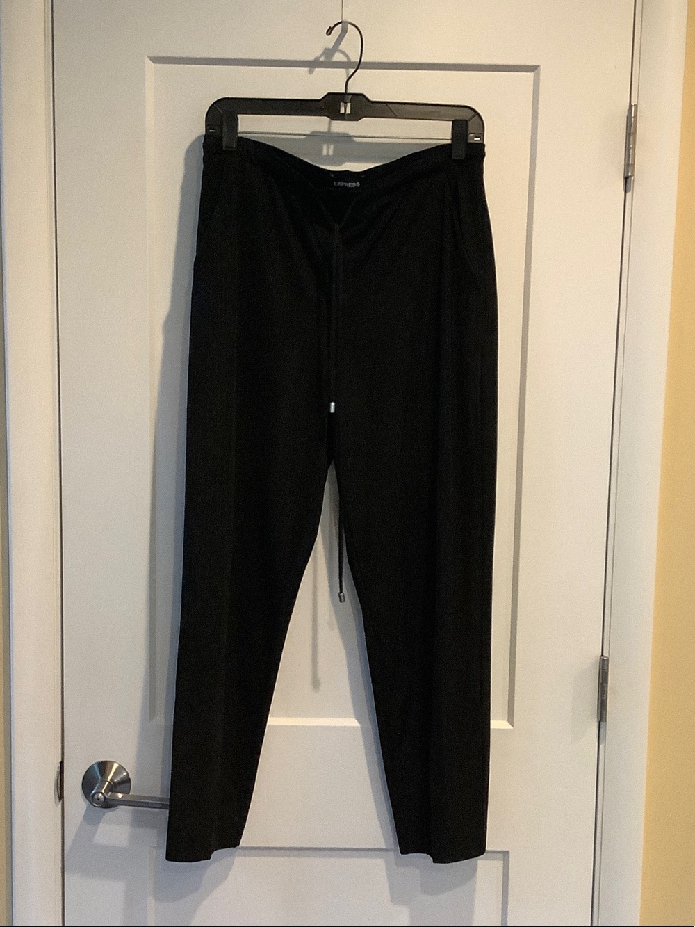 Express Black Ankle-Length Women's Pants